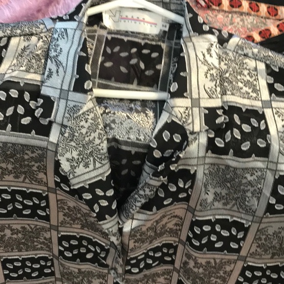 Semi sheer blouse - Picture 6 of 11